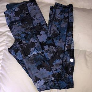 Lululemon 7/8 patterned leggings